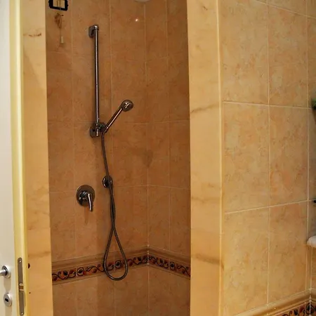 شقة La Casa In Piazza بيسادو